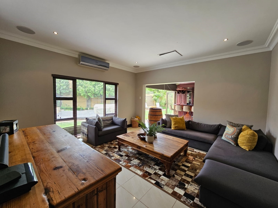 5 Bedroom Property for Sale in Jim Fouchepark Free State